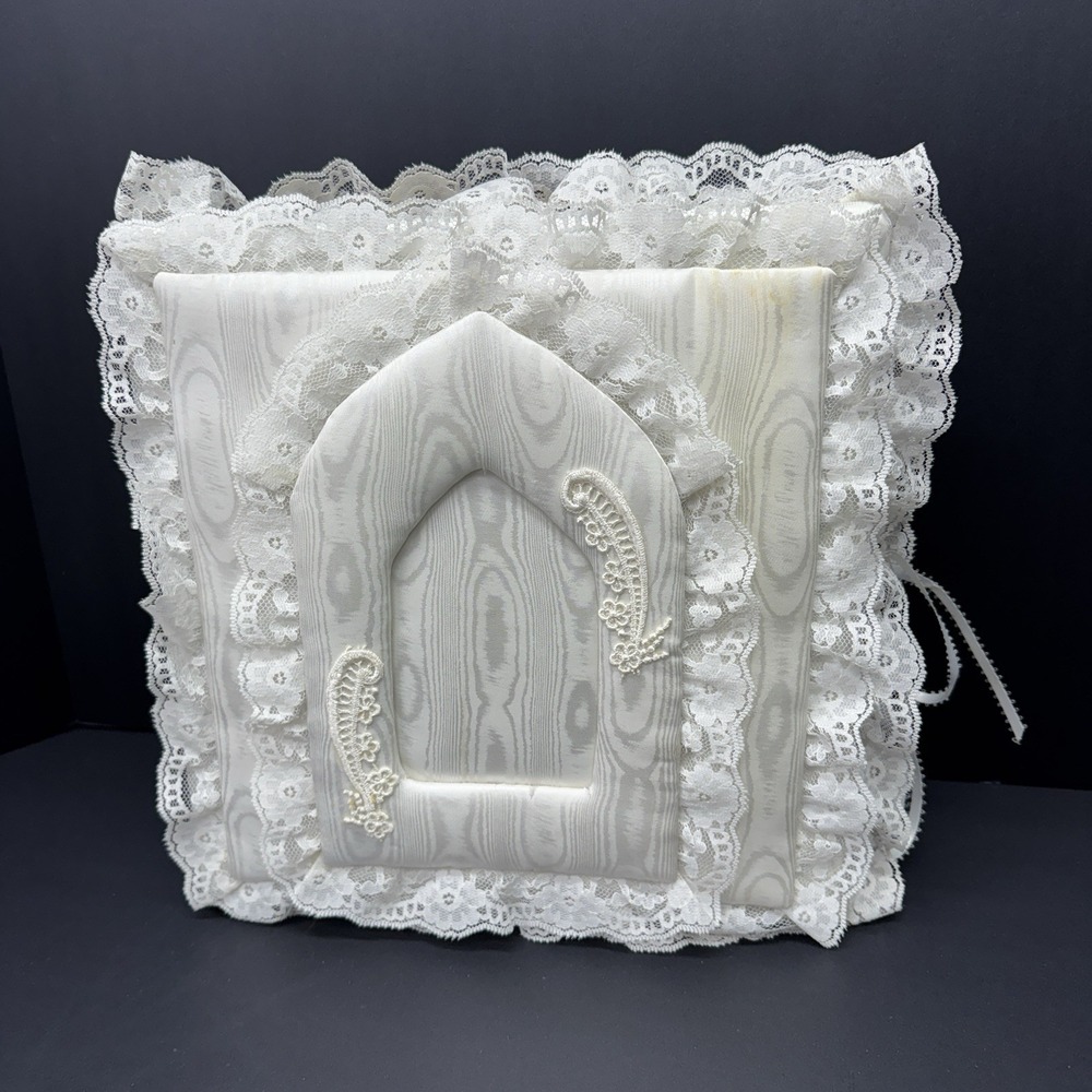 VTG 80s Victorian Style Padded Handmade Fabric Cream Lace  Wedding Photo Album